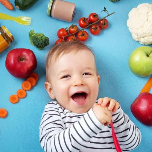 تغذیه نوزادان و کودکان، مواد خوراکی ضروری و نحوه غذا خوردن آنها